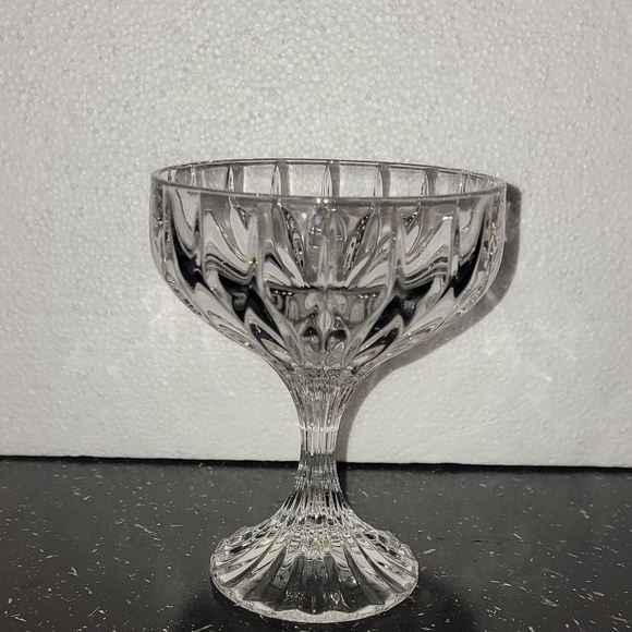 BEAUTIFUL SET OF 3 MIKASA CRYSTAL PARK LANE CHAMPAGNE SHERBET 5 1/2" GLASSES - Picture 7 of 8